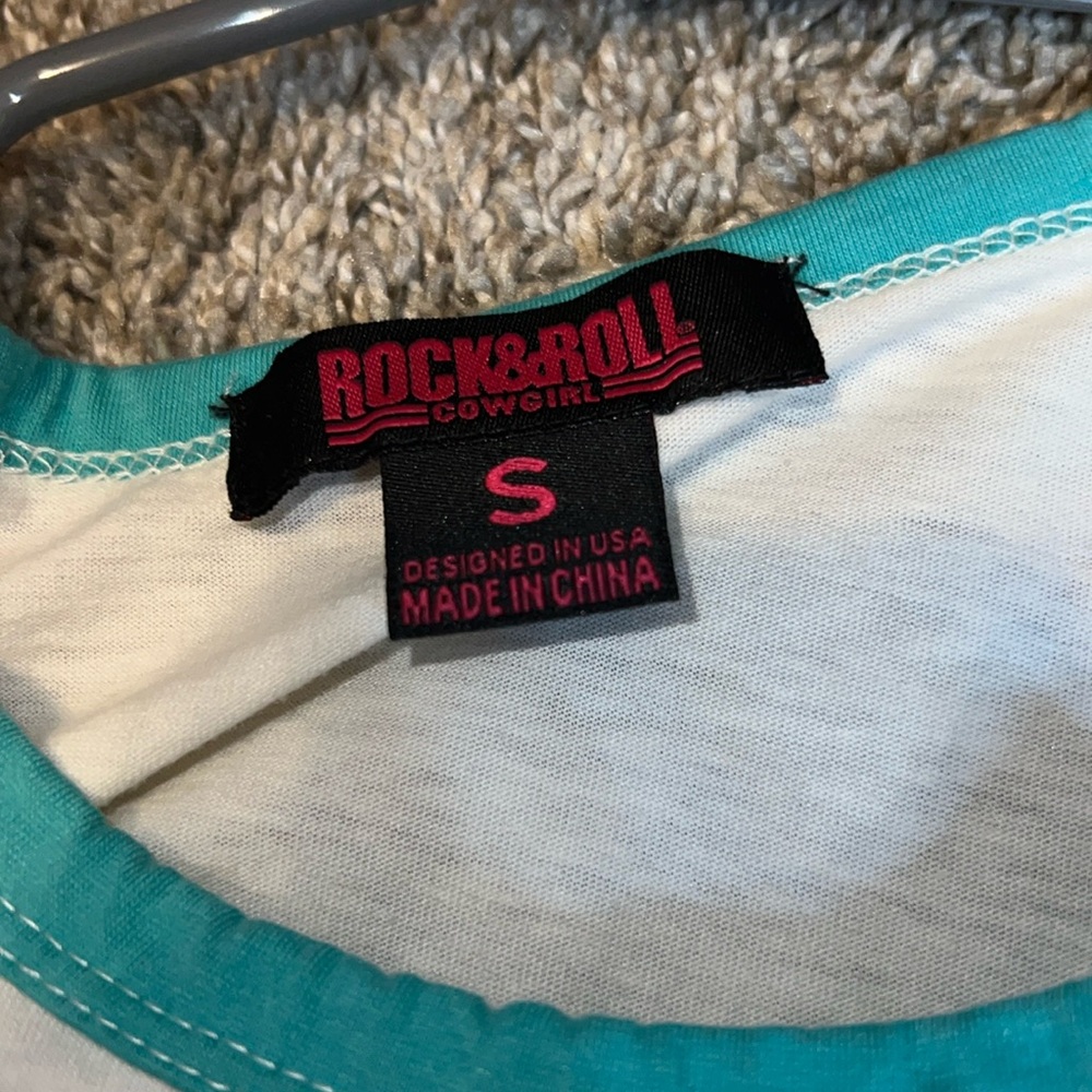 NWOT Rock & Roll Cowgirl Cactus Sunset Baseball Tee Size Small - Picture 5 of 8